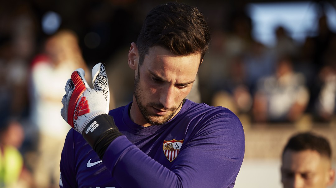 Sergio Rico se marcha cedido al PSG con opción de compra