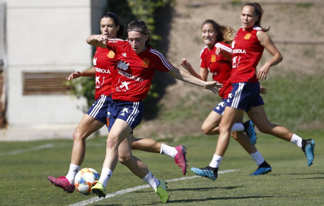 Eva Navarro en un entrenamiento con la Selección Eva Navarro en un entrenamiento con la Selección