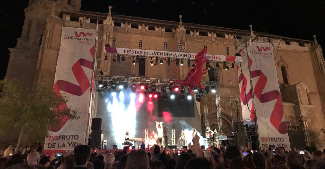Cepeda levanta pasiones en su concierto de las Fiestas del Vino de Valdepeñas (Ciudad Real) Cepeda levanta pasiones en su concierto de las Fiestas del Vino de Valdepeñas (Ciudad Real)