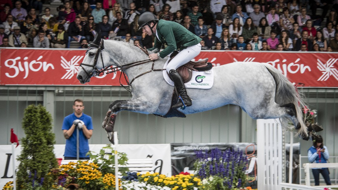 El irlandés Greg Patrick Broderick gana el Gran Premio de Gijón