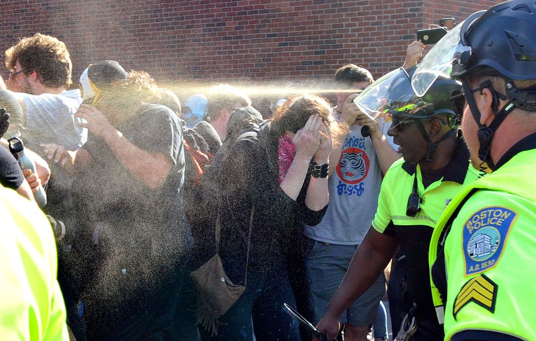 Una treintena de detenidos durante el desfile del Orgullo Hetero. Una treintena de detenidos durante el desfile del Orgullo Hetero.