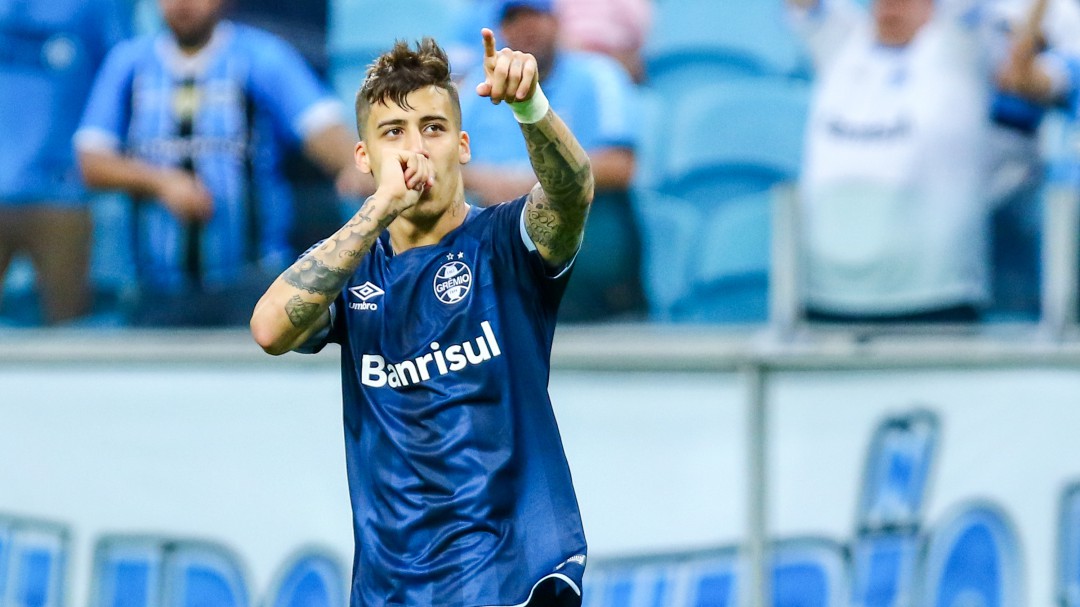 Barral acelera la salida de Beto
