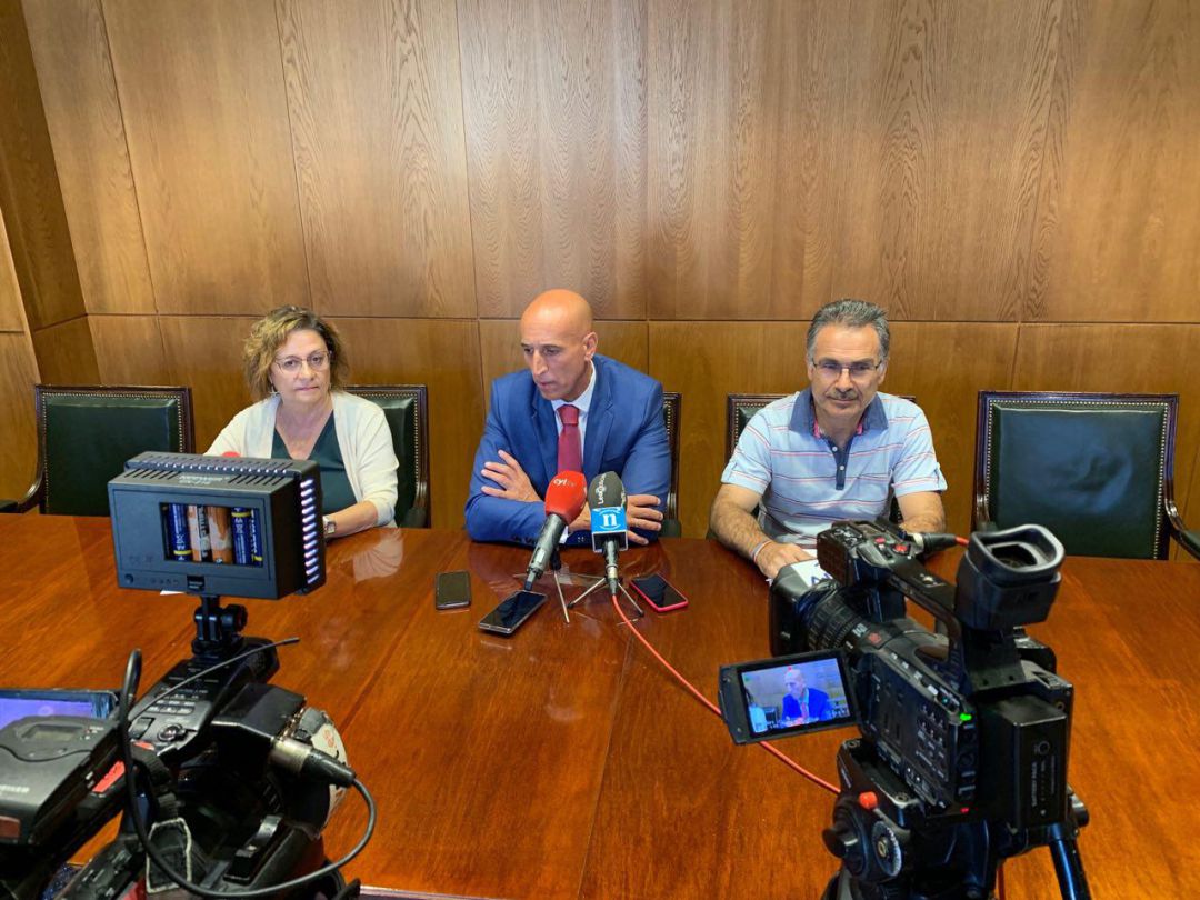 El concejal de Podemos desoye a su gestora y entra a formar parte del gobierno del PSOE El concejal de Podemos desoye a su gestora y entra a formar parte del gobierno del PSOE