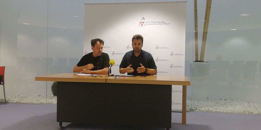 Karlos Terés y Jon Gondán en la presentación del programa de las fiestas de este año de Zizur Mayor Karlos Terés y Jon Gondán en la presentación del programa de las fiestas de este año de Zizur Mayor