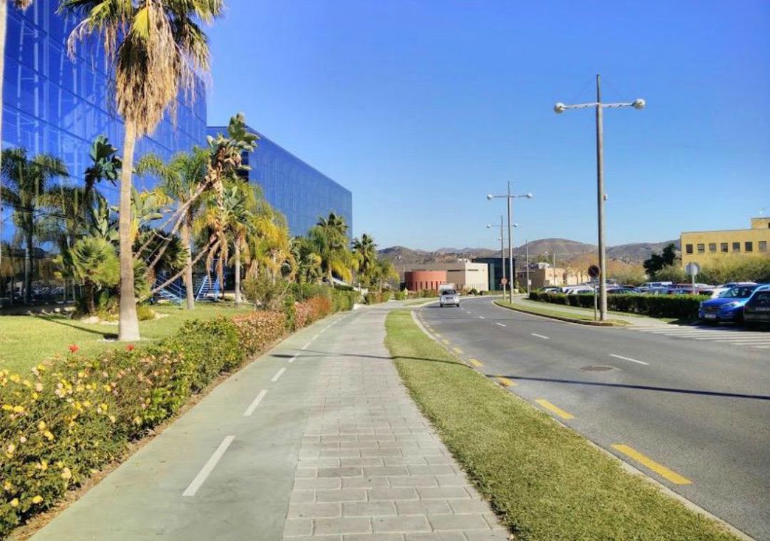 Los trabajadores del PTA valoran como "positiva" la ampliación de los accesos pero reclaman más aparcamientos Los trabajadores del PTA valoran como "positiva" la ampliación de los accesos pero reclaman más aparcamientos