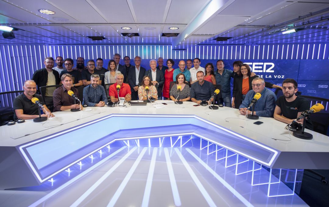 Foto de familia de la nueva temporada de la Cadena SER. Foto de familia de la nueva temporada de la Cadena SER.