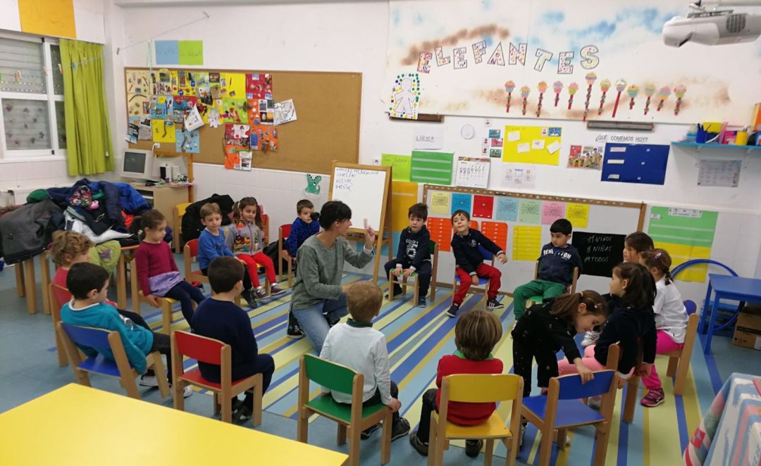 Imagen de archivo de la vuelta al cole en una clase en Tres Cantos (Madrid). Imagen de archivo de la vuelta al cole en una clase en Tres Cantos (Madrid).