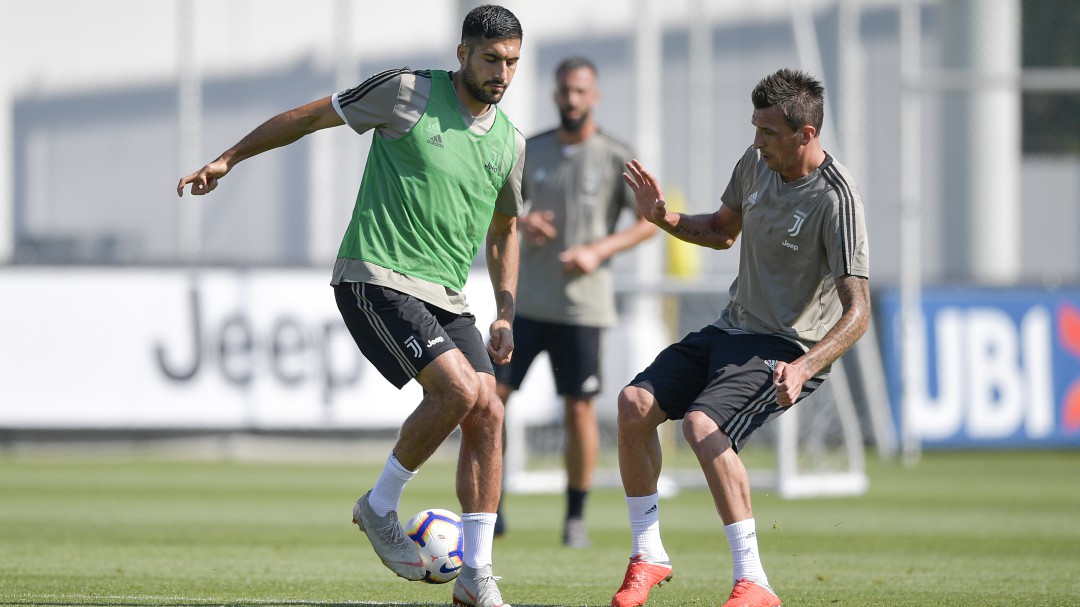 Sarri deja a Mandzukic y a Emre Can fuera de la lista de la Champions