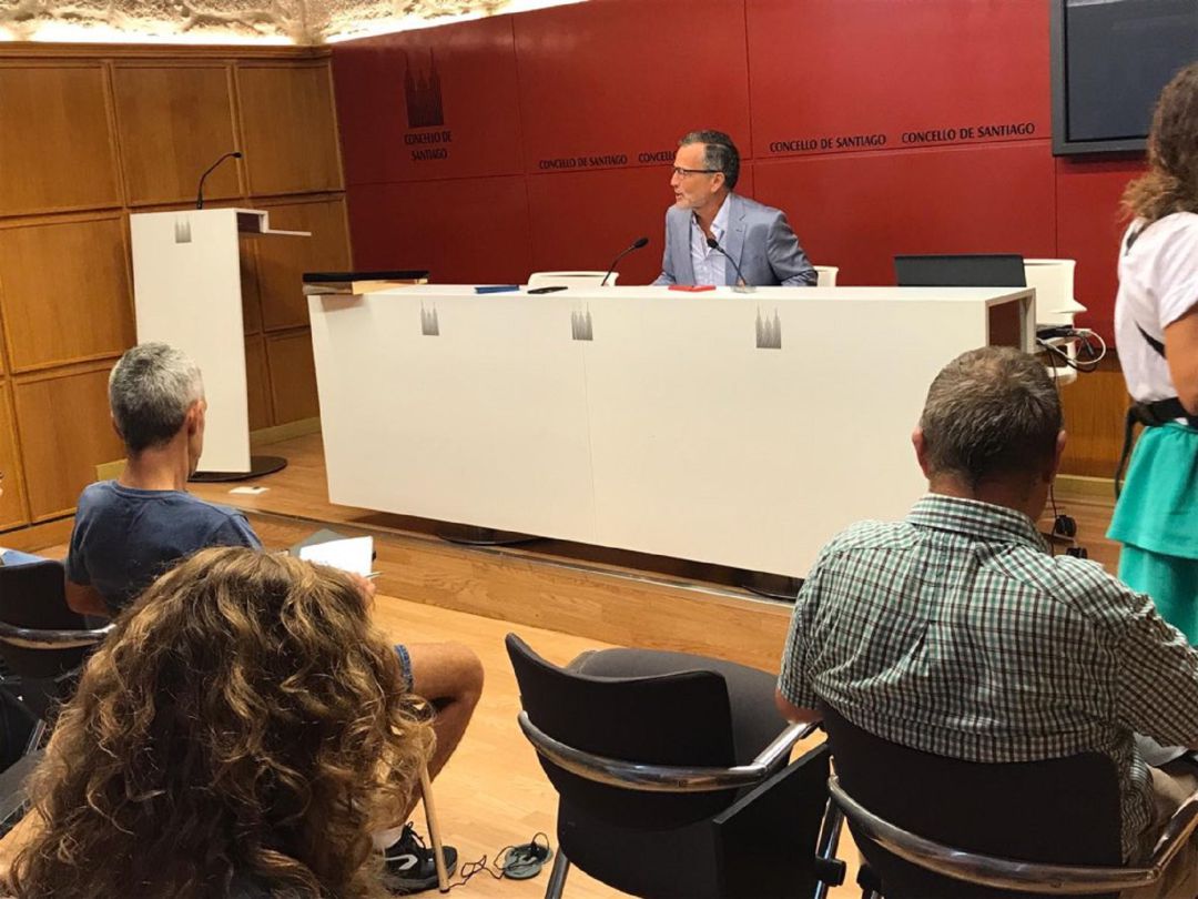 Agustín Hernández comparece en rueda de prensa para dar expliaciones sobre su nombramiento como presidente del CES Agustín Hernández comparece en rueda de prensa para dar expliaciones sobre su nombramiento como presidente del CES