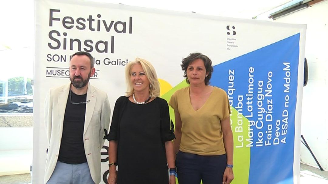Julio Gómez, director del festival, acompañado por Corina Porro, delegada de la Xunta en Vigo, y por Marta Lucio, directora del Museo do Mar Julio Gómez, director del festival, acompañado por Corina Porro, delegada de la Xunta en Vigo, y por Marta Lucio, directora del Museo do Mar