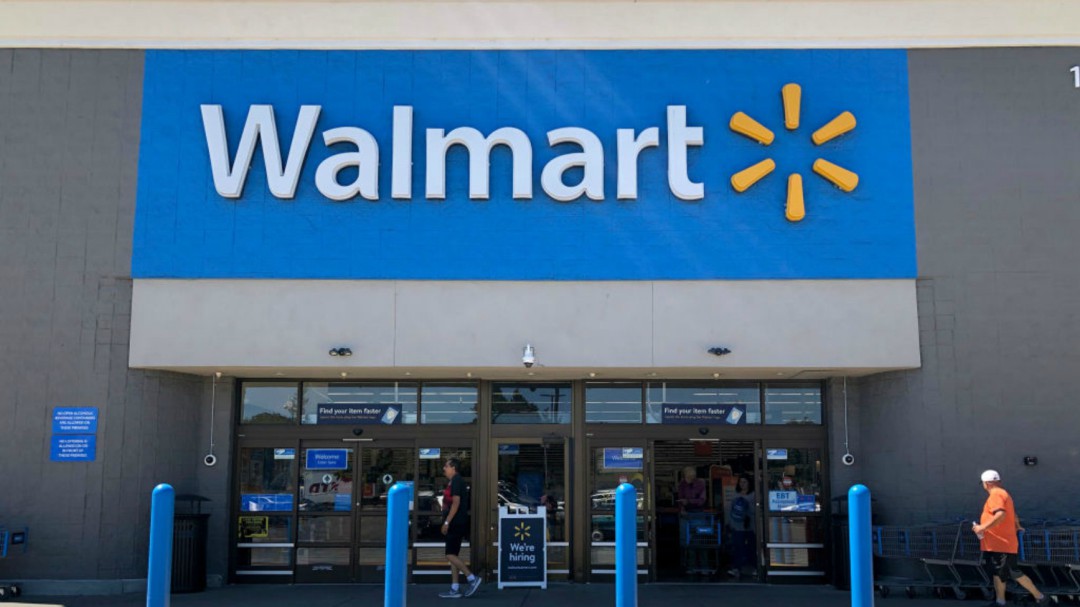 Walmart dejará de vender munición para armas cortas y pide a los clientes que no lleven armas a las tiendas