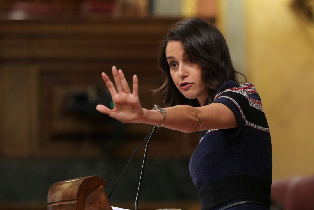 La portavoz de Ciudadanos en el Congreso, Inés Arrimadas, durante el Pleno extraordinario en el Congreso para tratar la gestión del 'Open Arms'. La portavoz de Ciudadanos en el Congreso, Inés Arrimadas, durante el Pleno extraordinario en el Congreso para tratar la gestión del 'Open Arms'.