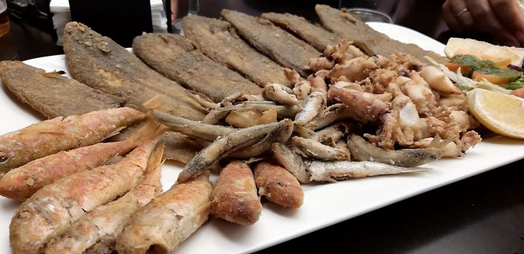 Surtido de pescaíto frito en la Taberna Jerez Surtido de pescaíto frito en la Taberna Jerez