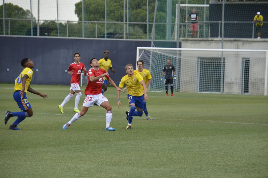 Imagen del partido entre el Cádiz B y el Real Murcia de la primera jornada Imagen del partido entre el Cádiz B y el Real Murcia de la primera jornada