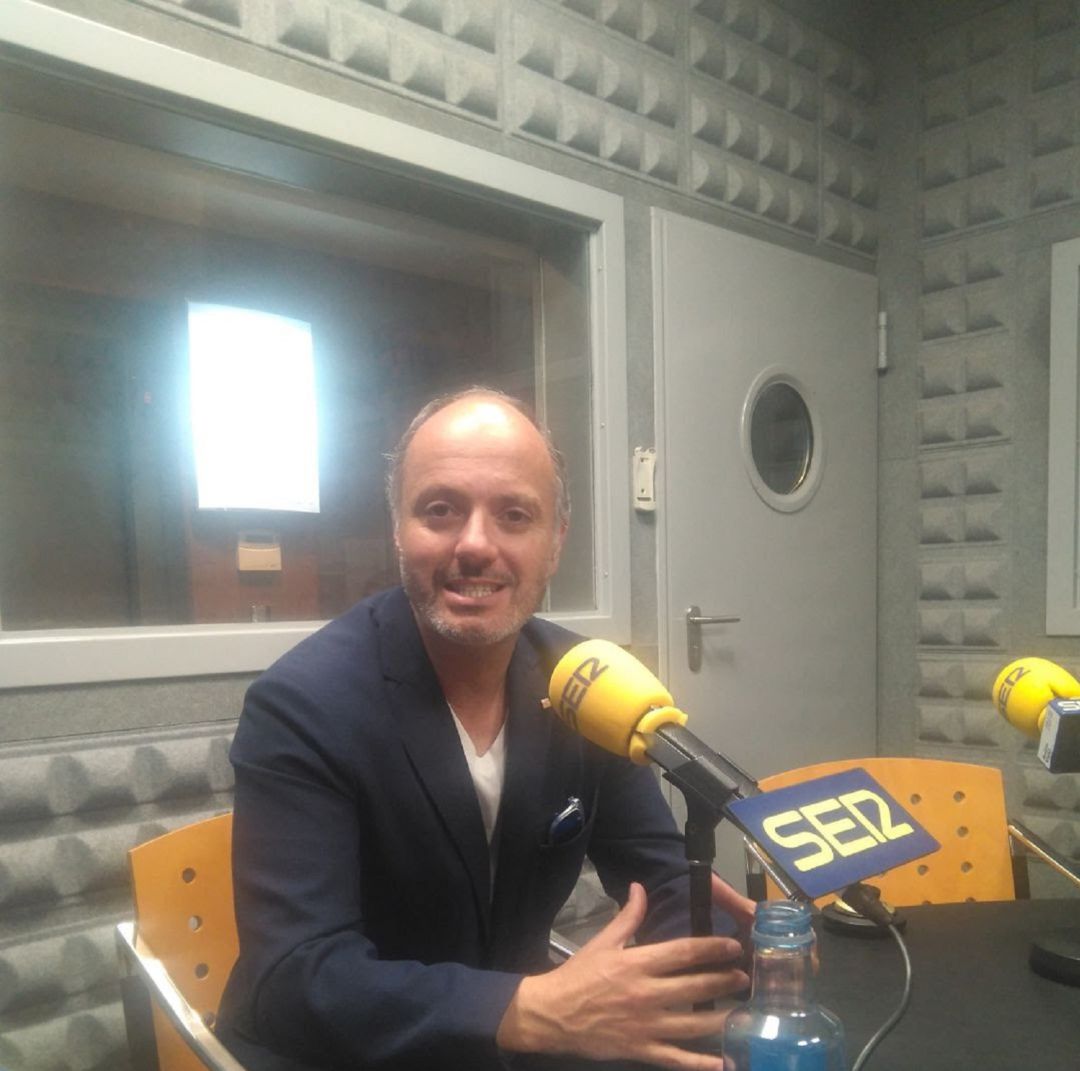 David Regades en los estudios de Hoy por Hoy Vigo David Regades en los estudios de Hoy por Hoy Vigo