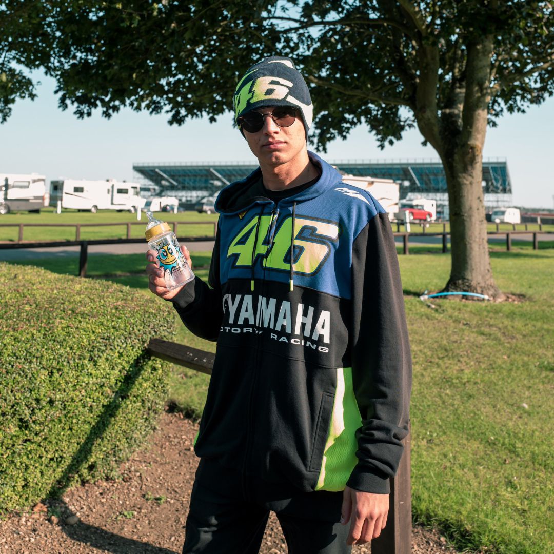 Lando Norris, vestido como un aficionado de Valentino Rossi Lando Norris, vestido como un aficionado de Valentino Rossi