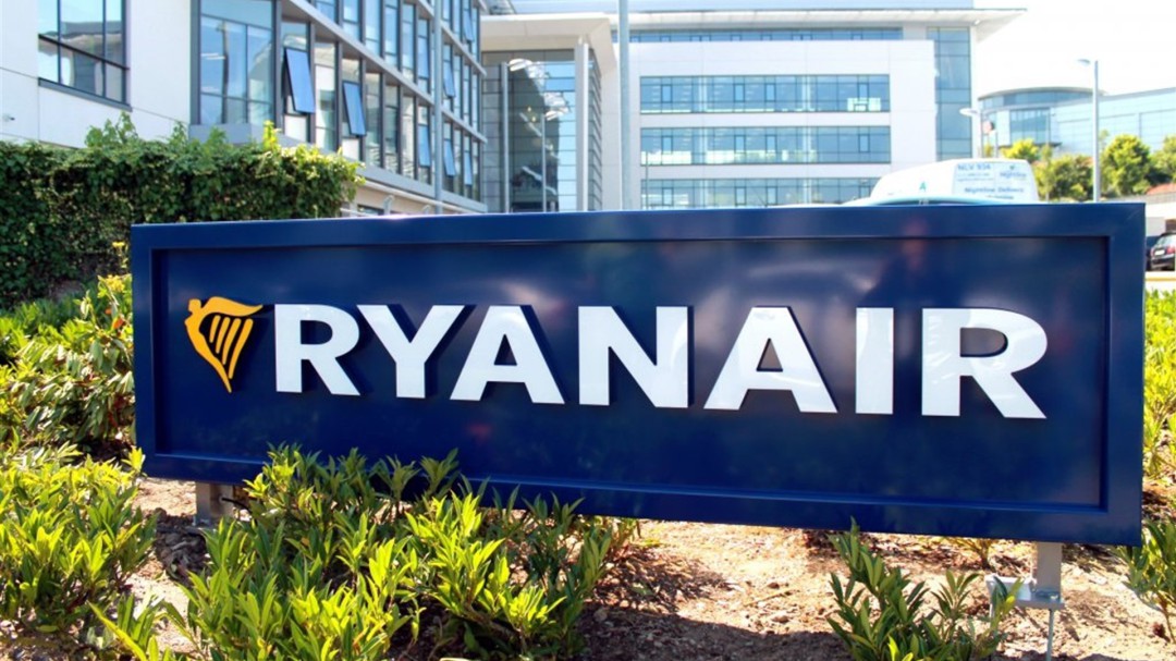 El Cabildo negocia con otras aerolíneas para cubrir las rutas de Ryanair