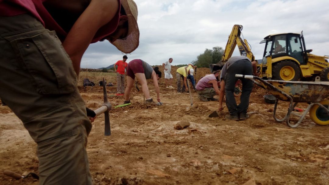 Deixen al descobert a Besalú una vil·la romana del segle I aC: Deixen al descobert a Besalú una vil·la romana del segle I aC Deixen al descobert a Besalú una vil·la romana del segle I aC: Deixen al descobert a Besalú una vil·la romana del segle I aC
