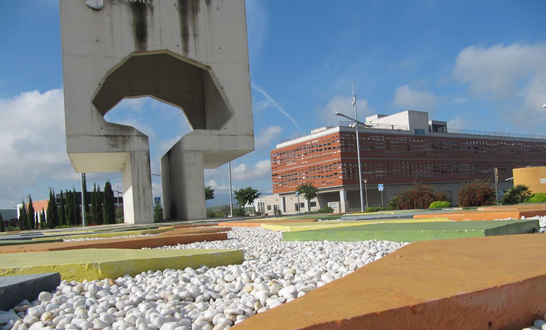 Parece complicado, por el momento, contar con el necesario acceso directo al parque empresarial de Geolit, en Mengíbar Parece complicado, por el momento, contar con el necesario acceso directo al parque empresarial de Geolit, en Mengíbar