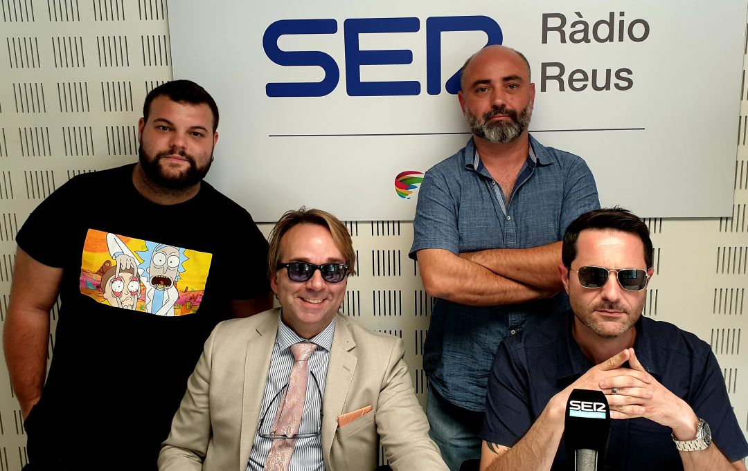 David Peña amb part de l'equip de Ràdio Reus - SER Tarragona. D'esquerra a dreta, Joel Reche, l'advocat David Peña, Oriol Aymí i Jordi Cartanyà. David Peña amb part de l'equip de Ràdio Reus - SER Tarragona. D'esquerra a dreta, Joel Reche, l'advocat David Peña, Oriol Aymí i Jordi Cartanyà.