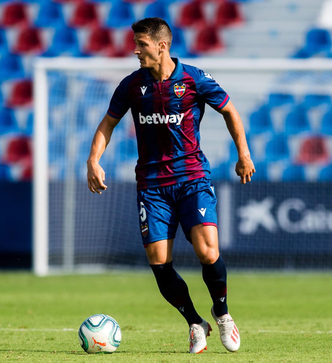 Radoja, en el amistoso del Levante contra el Castellón Radoja, en el amistoso del Levante contra el Castellón