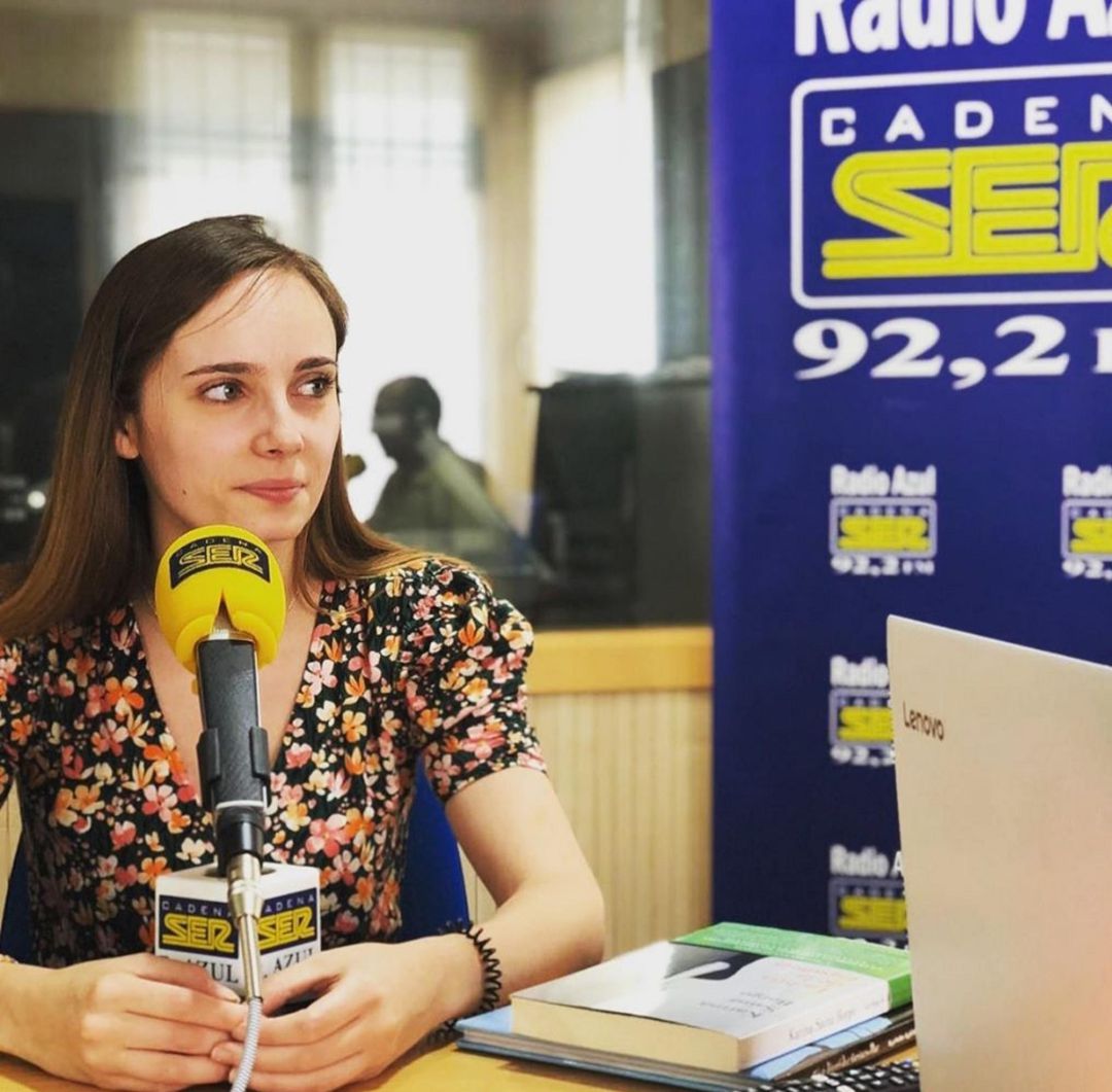 La pedroñera Elvira García recibe el premio al mejor expediente de economía de la universidad Rey Juan Carlos La pedroñera Elvira García recibe el premio al mejor expediente de economía de la universidad Rey Juan Carlos