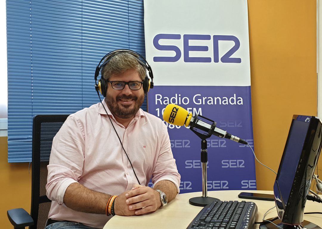 El diputado de Ciudadanos por la provincia de Granada, Fran Hervías, en los estudios de Radio Granada El diputado de Ciudadanos por la provincia de Granada, Fran Hervías, en los estudios de Radio Granada