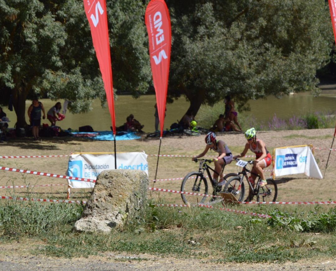 Imagen de archivo de una de las puebas del Circuito de Triatlón Imagen de archivo de una de las puebas del Circuito de Triatlón