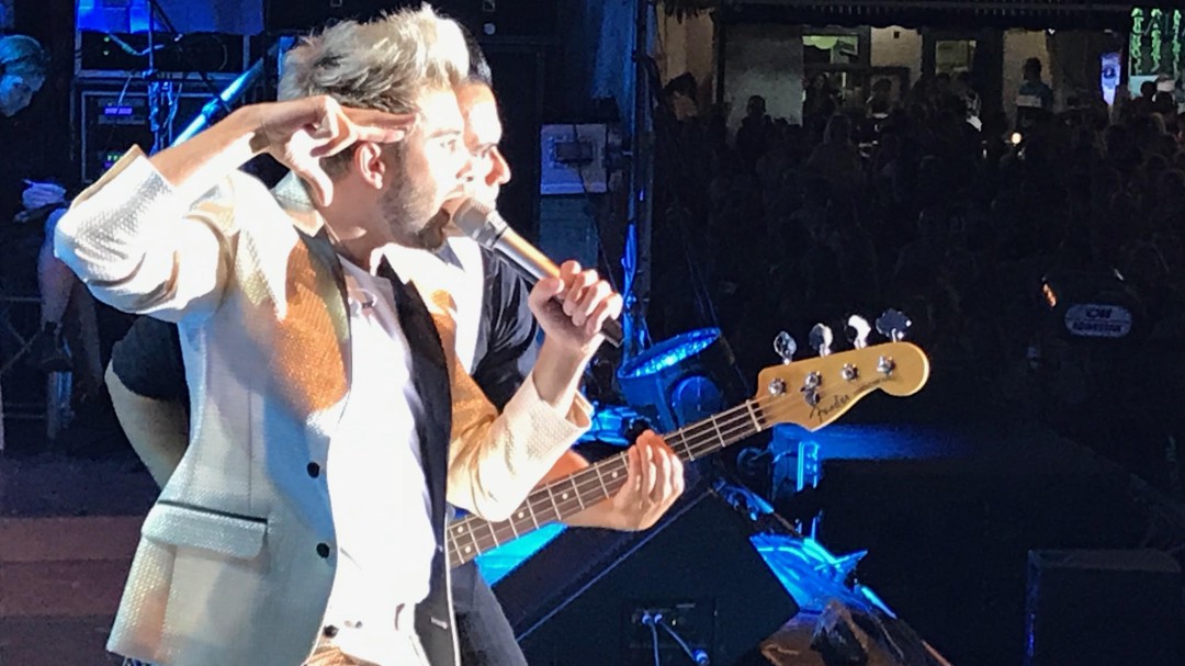 Blas Cantó lleva la magia a más de 6.000 personas en Valdepeñas