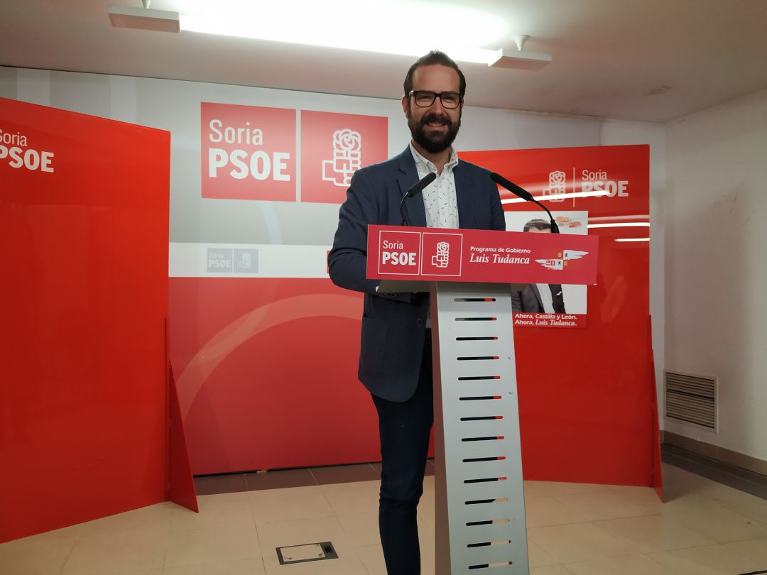 Ángel Hernández Ángel Hernández