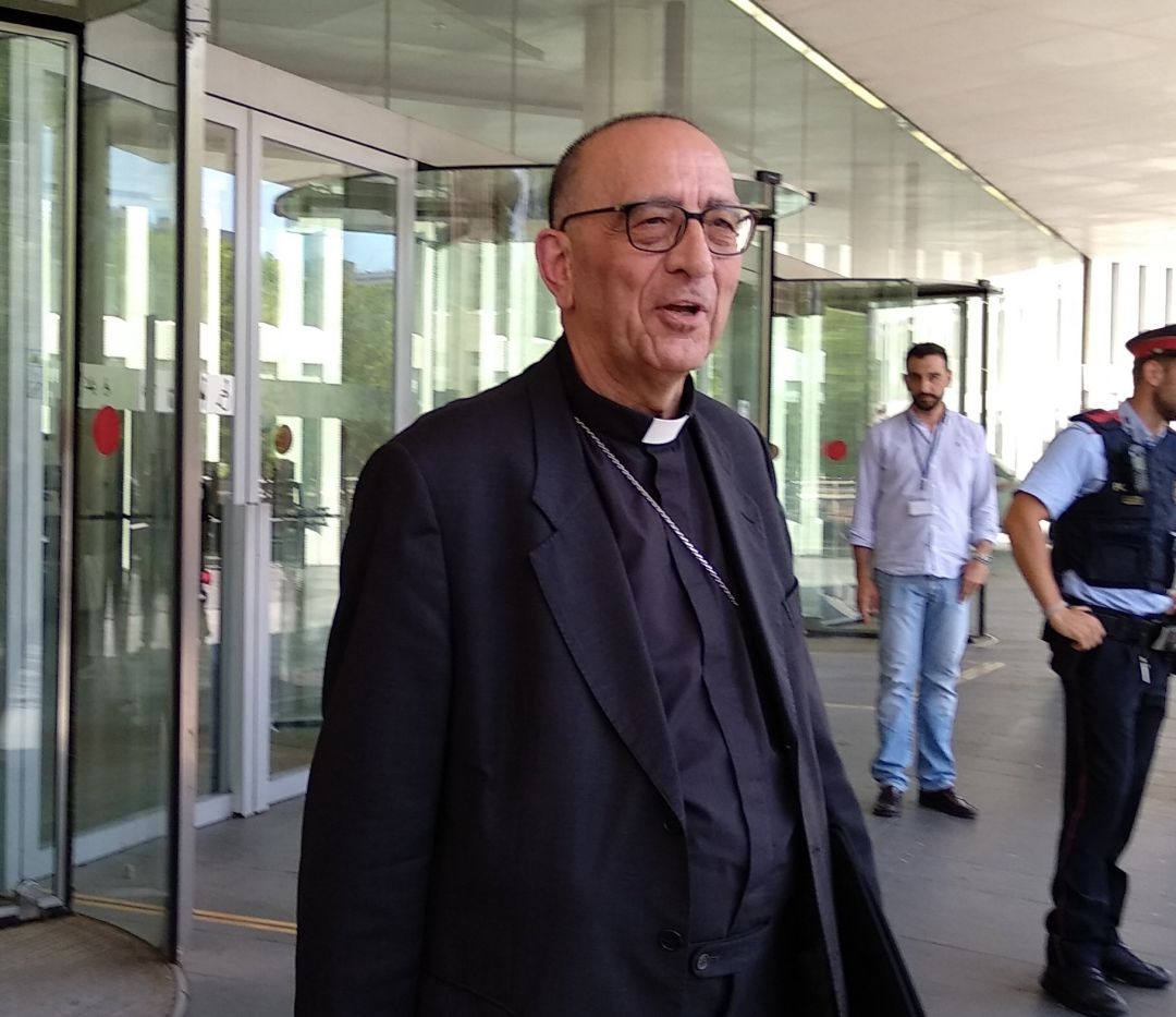 L'arquebisbe de Barcelona, el cardenal Joan Josep Omella, a la sortida de la Ciutat de la Justícia L'arquebisbe de Barcelona, el cardenal Joan Josep Omella, a la sortida de la Ciutat de la Justícia