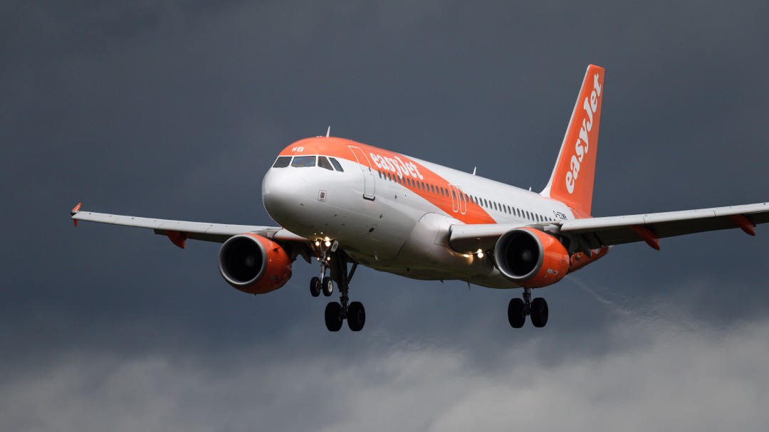 Un pasajero se pone a los mandos de un avión con destino Alicante para que no se cancele el vuelo
