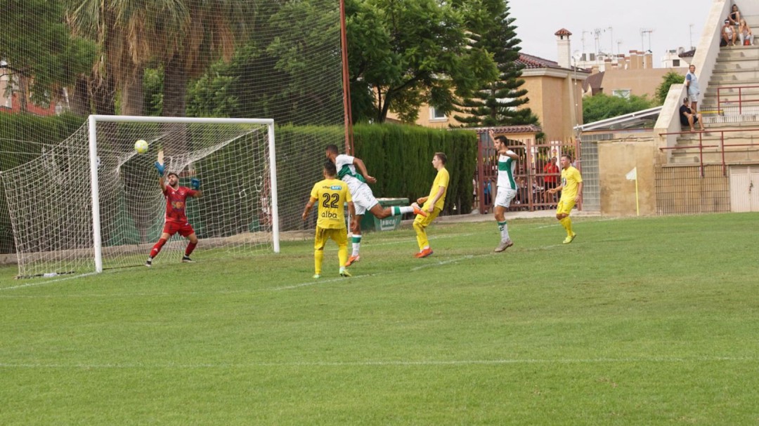 El Ilicitano vence 2-1 al Vilamarxant para seguir entre los mejores