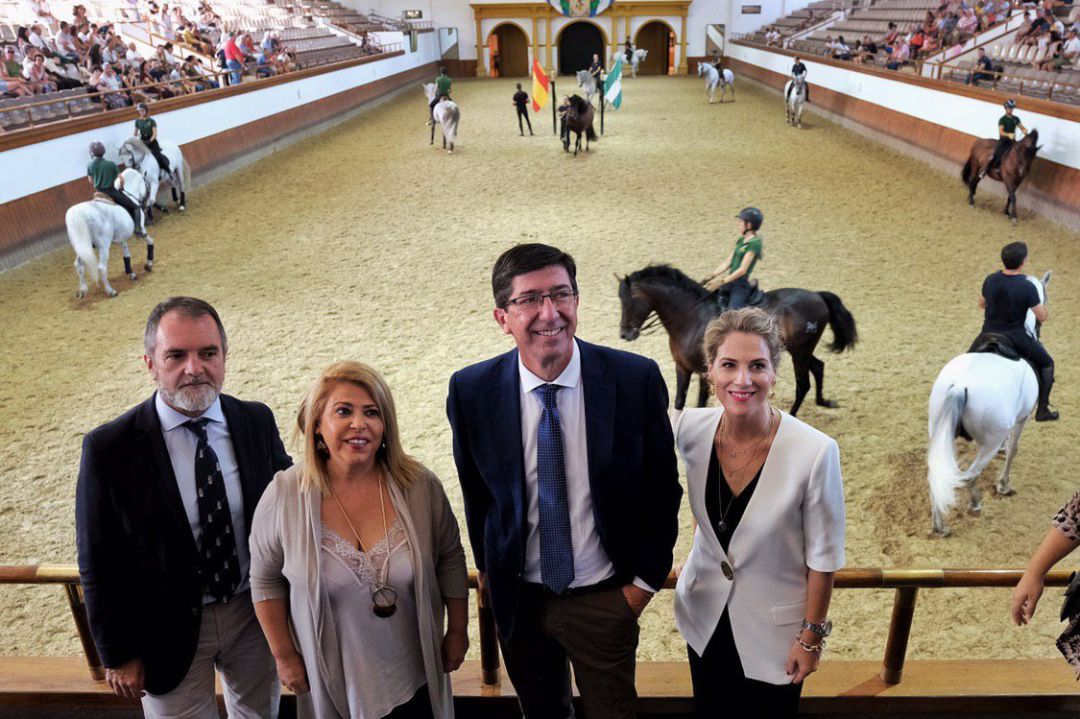 La Junta pide que Felipe VI sea presidente de honor de la Real Escuela Andaluza del Arte Ecuestre La Junta pide que Felipe VI sea presidente de honor de la Real Escuela Andaluza del Arte Ecuestre
