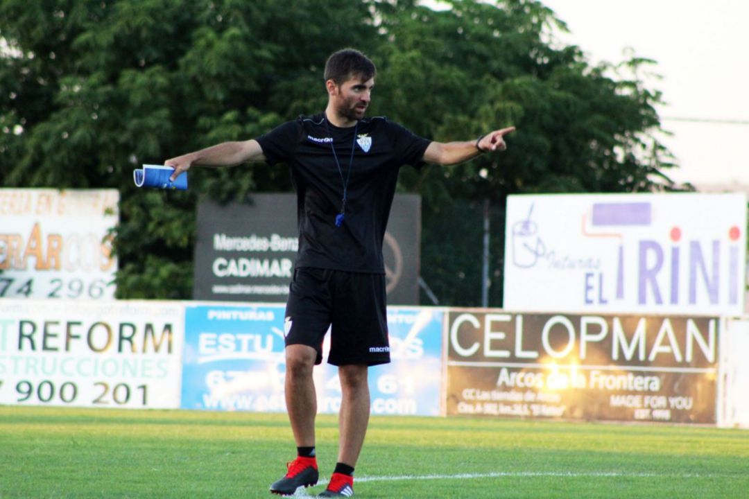 Alberto Vázquez durante un entrenamiento del Arcos CF Alberto Vázquez durante un entrenamiento del Arcos CF