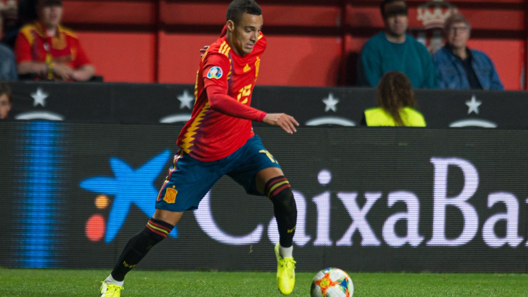 Rodrigo: "Estoy contento en el Valencia, un club al que quiero"