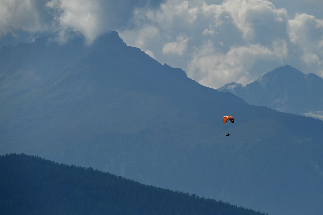 Trasladan al hospital de Talavera a un varón herido en un accidente de parapente en Pedro Bernardo Trasladan al hospital de Talavera a un varón herido en un accidente de parapente en Pedro Bernardo