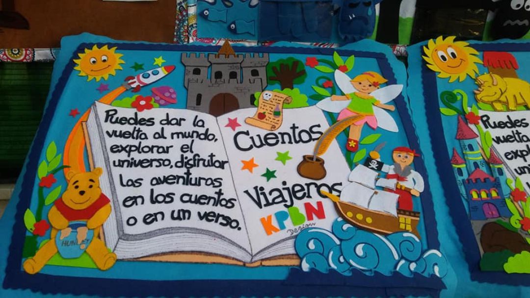 Los niños pueden colocar los personajes hechos también con fieltro Los niños pueden colocar los personajes hechos también con fieltro