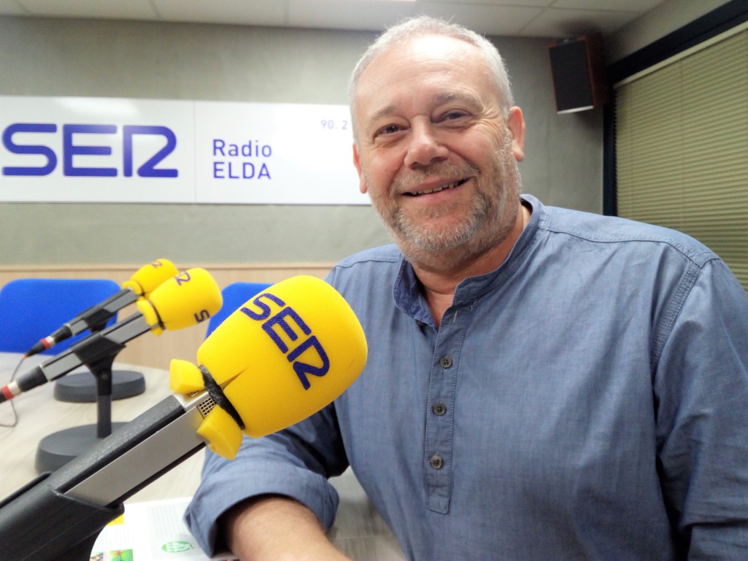 Juan Vera en Radio Elda Cadena SER Juan Vera en Radio Elda Cadena SER