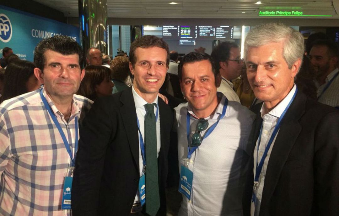 El exalcalde de Alcalá, Bartolomé González junto al líder nacional del PP, Pablo Casado El exalcalde de Alcalá, Bartolomé González junto al líder nacional del PP, Pablo Casado