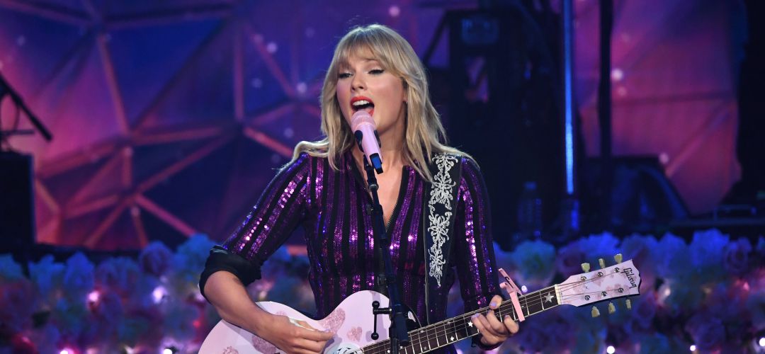 Taylor Swift ha transitado desde el country hasta el pop con facilidad para convertirse en una de las grandes figuras femeninas de la canción actual Taylor Swift ha transitado desde el country hasta el pop con facilidad para convertirse en una de las grandes figuras femeninas de la canción actual