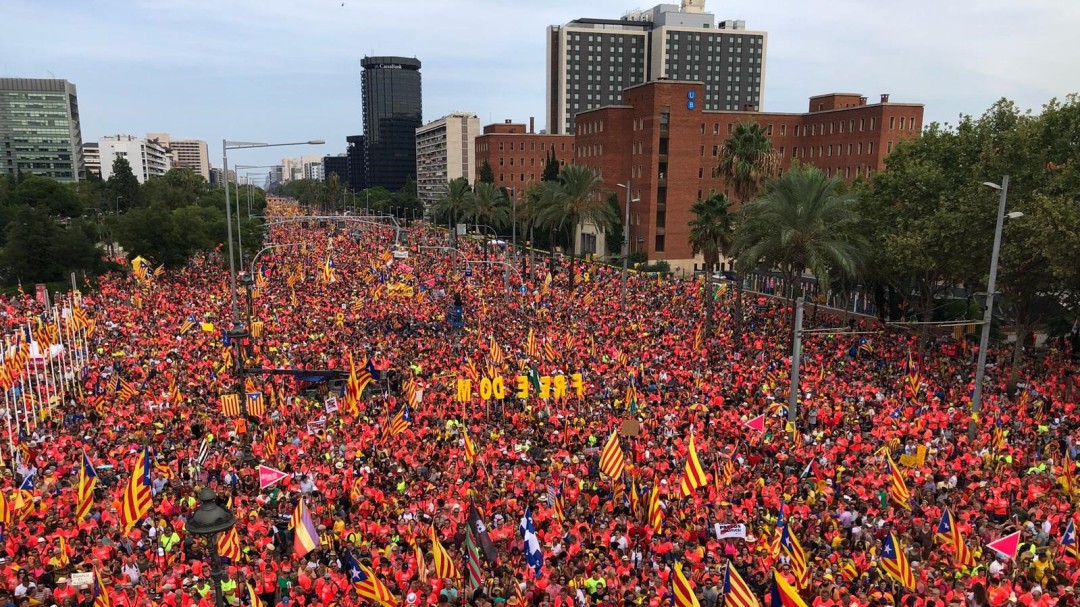 Partidos, entidades y el Govern llaman a movilizarse en una Diada marcada por la próxima sentencia