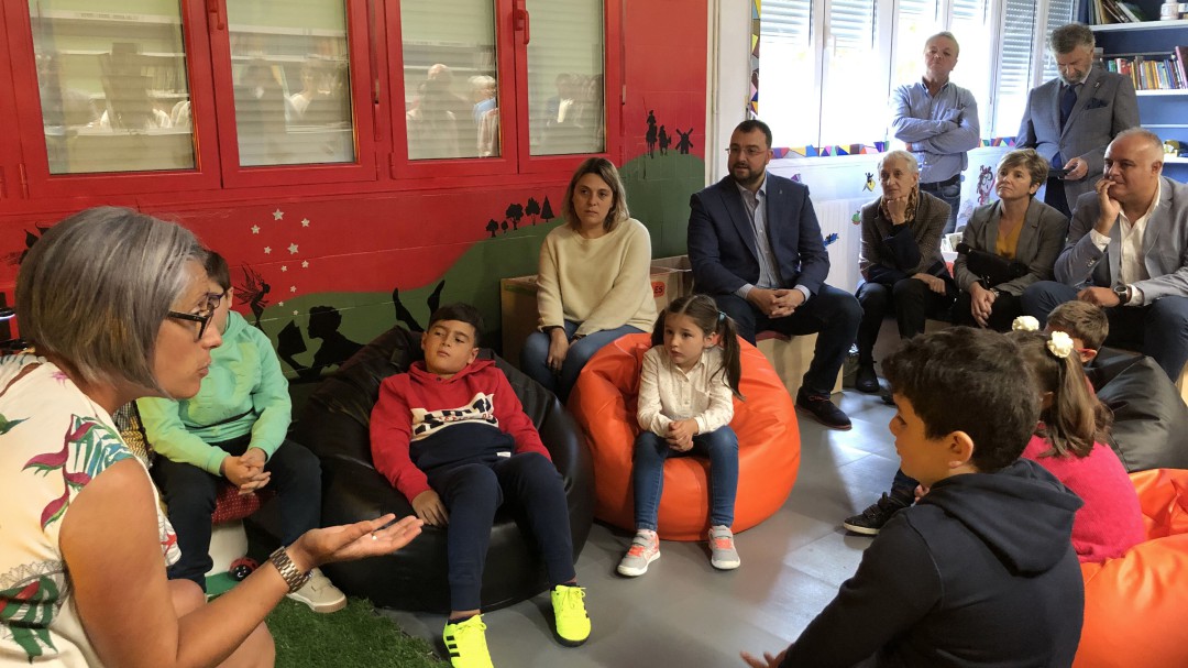 Barbón reivindica la escuela rural como clave de su estrategia demográfica