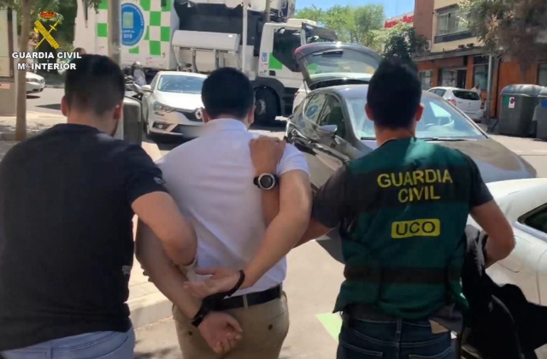El ciberestafador en el momento de ser detenido en Madrid El ciberestafador en el momento de ser detenido en Madrid