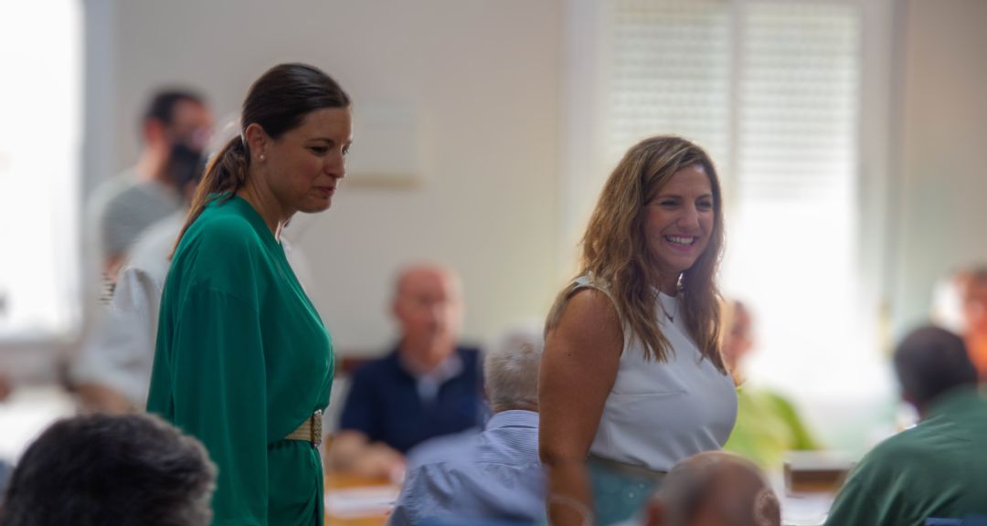Patricia Cavada, alcaldesa de San Fernando, e Irene García, presidenta de la Diputación de Cádiz, juntas en una reciente visita a una asociación isleña Patricia Cavada, alcaldesa de San Fernando, e Irene García, presidenta de la Diputación de Cádiz, juntas en una reciente visita a una asociación isleña