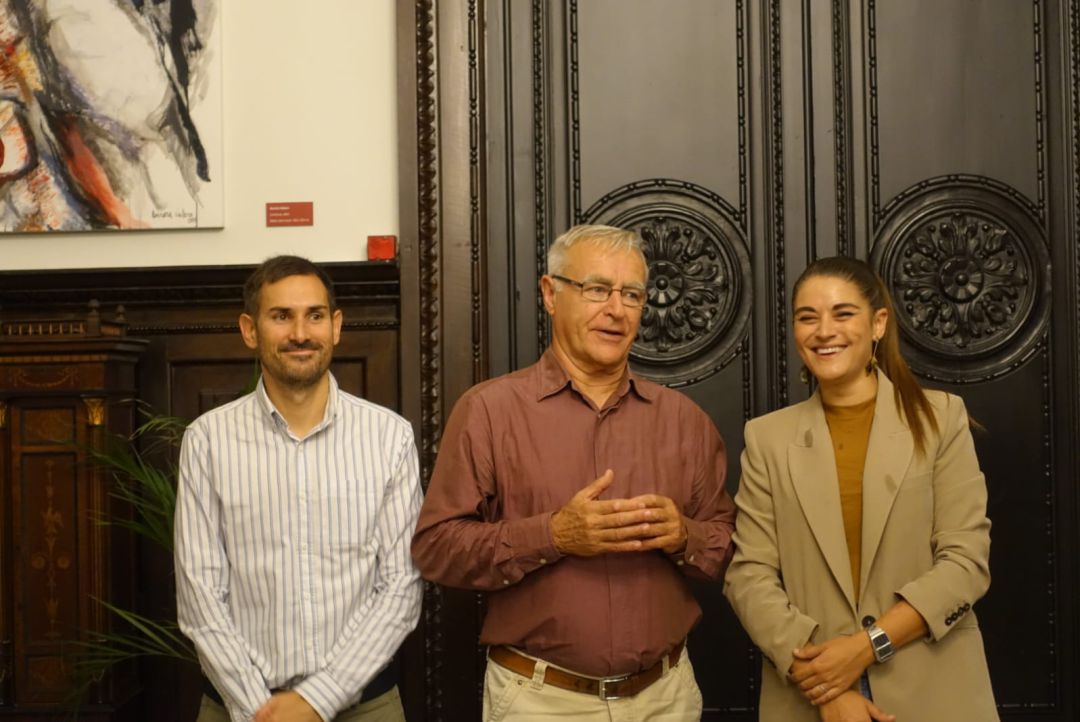 Sergi Campillo, Vicealcalde de València, Joan Ribó, alcalde de València y Mireia Mollà, consellera de agricultura en una reunión Sergi Campillo, Vicealcalde de València, Joan Ribó, alcalde de València y Mireia Mollà, consellera de agricultura en una reunión