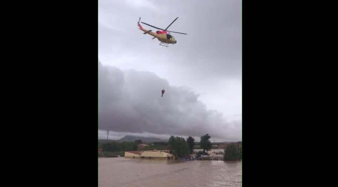 Las lluvias torrenciales asolan la localidad. Las lluvias torrenciales asolan la localidad.
