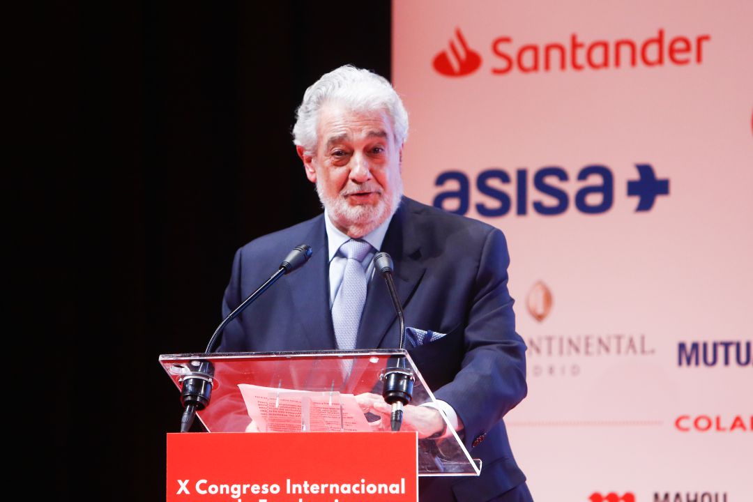Plácido Domingo en una fotografía de archivo Plácido Domingo en una fotografía de archivo
