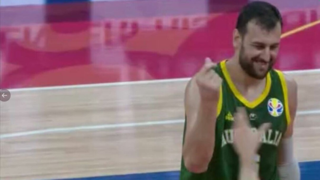 La gran 'rajada' de Andrew Bogut tras perder contra España