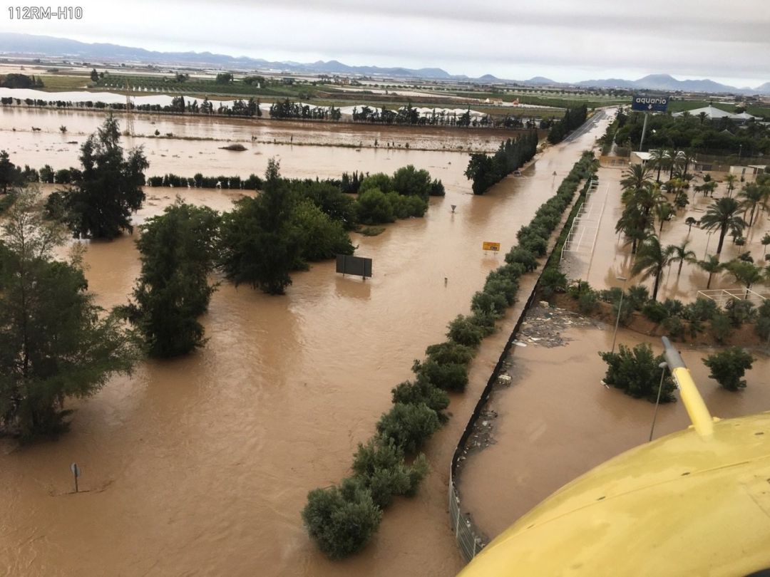 El alcalde de Los Alcázares pide ayuda para evacuar a los vecinos El alcalde de Los Alcázares pide ayuda para evacuar a los vecinos